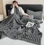 Plaid chaud gris fonce pour canapé et lit