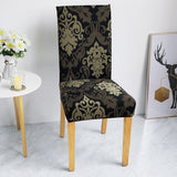 Housse de chaise baroque dans une decoration interieure de salon