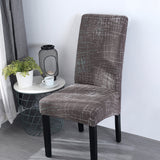 Housse de chaise moderne marron dans une decoration interieure de salon