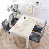 Housse de chaise universelle dans une salle à manger