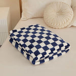 Plaid cocooning bleu a carreaux