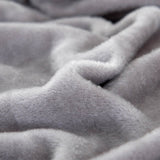 Tissu de qualite de notre housse de coussin velours gris